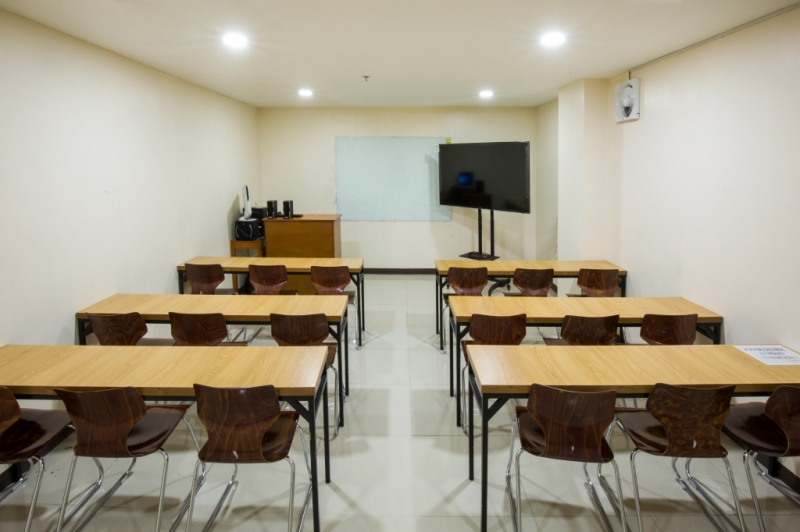 フィリピン留学 Cebu21 - PINES Main Campus-Offices and classrooms-4